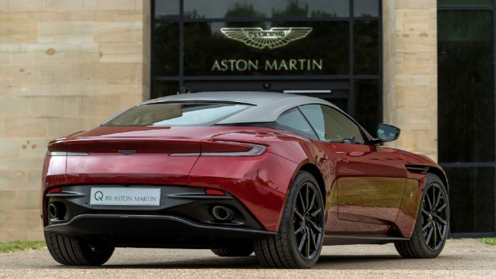 Η Henley Royal Regatta DB11 ξεχωρίζει από την ιδιαίτερη δίχρωμη απόχρωσή της (Diavolo Red και Satin Scintilla Silver).